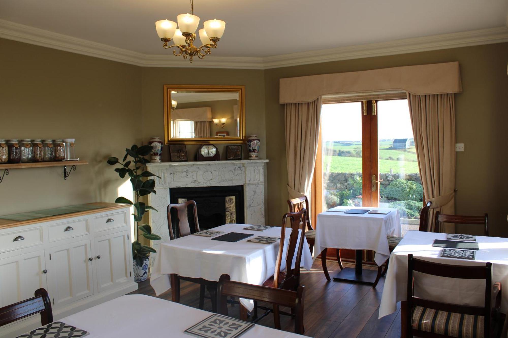 ポーツチュワート Carnalbanagh House Bed & Breakfast エクステリア 写真